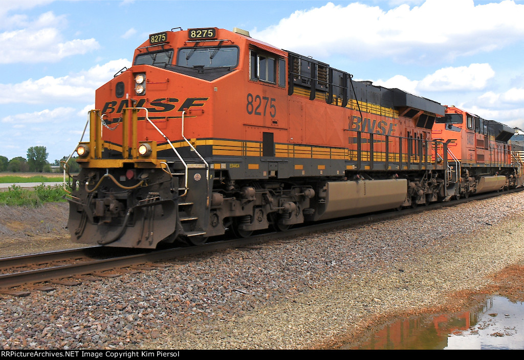 BNSF 8275